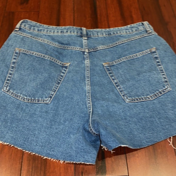Topshop Super Ripped Mom Shorts - Picture 3 of 4